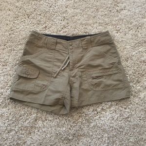 NWOT North Face Cargo Hiking Shorts Women's Khaki Size 8